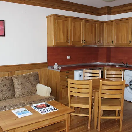 апартаментен комплекс пирин голф&кънтри клуб Апартхотел Банско