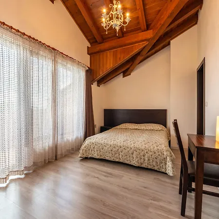 مجمع بيرين غولف آند كانتري كلوب هوليداي أبارتمتنت 4*