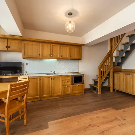 مجمع بيرين غولف آند كانتري كلوب هوليداي أبارتمتنت شقة فندقية 4*