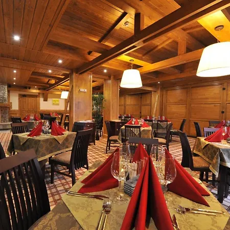 Lägenhetshotell Pirin Golf & Country Club Complex 4*