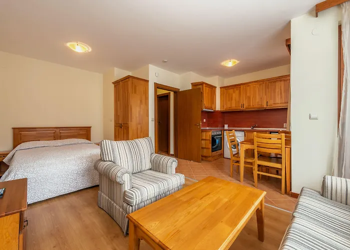 Lägenhetshotell Pirin Golf & Country Club Complex 4*